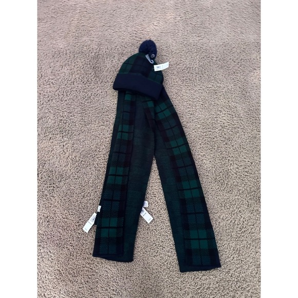 New Old Navy Plaid Hat and Scarf Set Green Blue One Size NWT winter - Picture 7 of 7